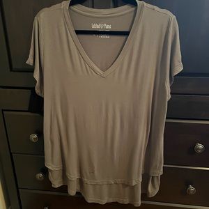 Latched Mama V-Neck Boyfriend Nursing Tee - Large / Moss